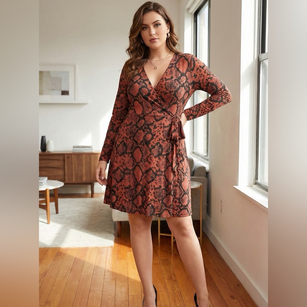 Elegant Long Sleeve Snake Print Dress